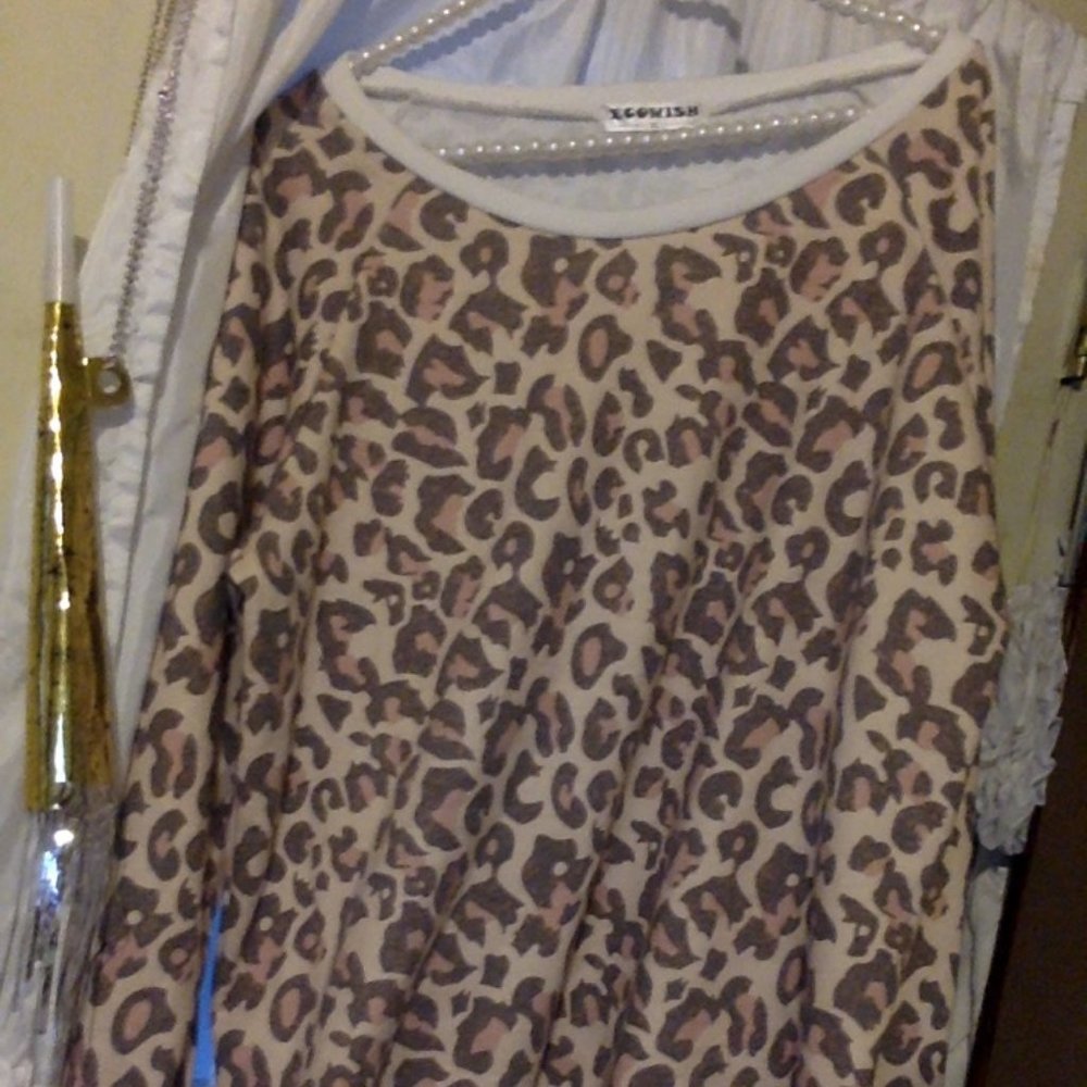 NWOT Leopard Print Pullover Size XL